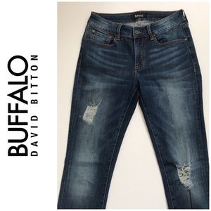 ✨BUFFALO SKINNY JEANS✨